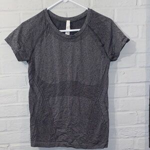 Athleta Momentum Work- out Top